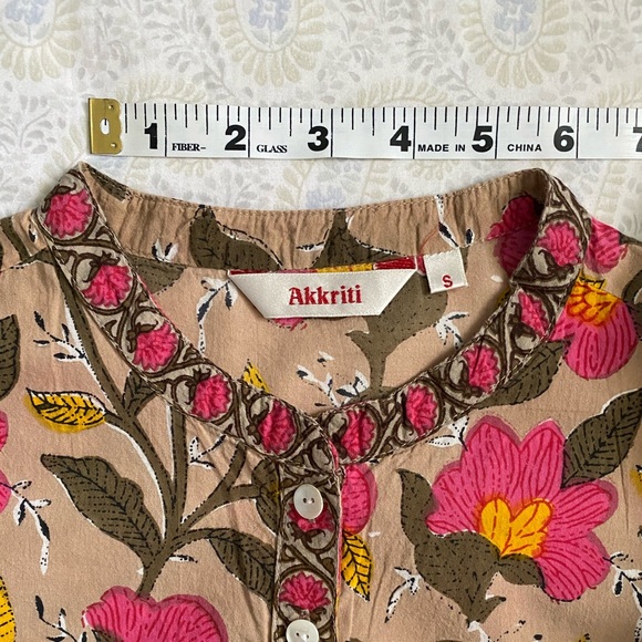 Akkriti 100% cotton floral blouse 3/4 sleeve, pink tan yellow - Picture 8 of 11